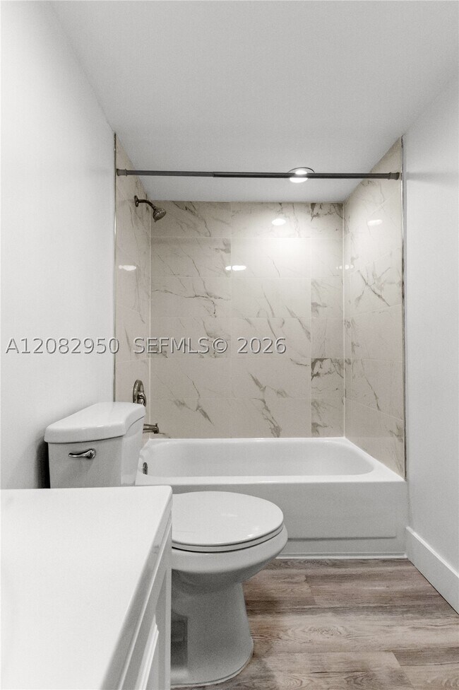 Building Photo - 8100 Geneva Ct