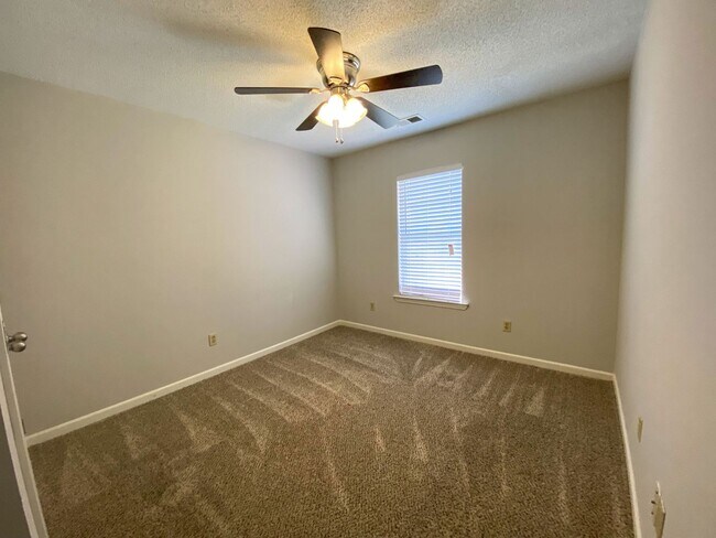 Building Photo - 4 bed, 2.5 bath house in Olive Branch