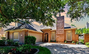 Building Photo - 13731 Senca Park Dr