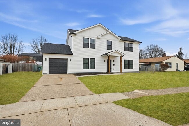 Building Photo - 65 Oaktree Dr