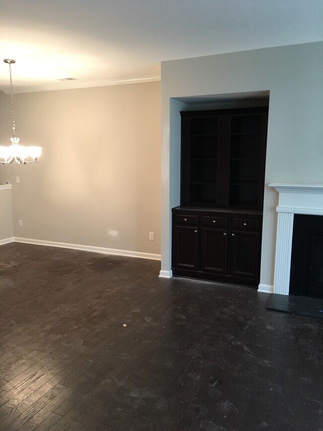 Building Photo - 1256 Elderwood Way