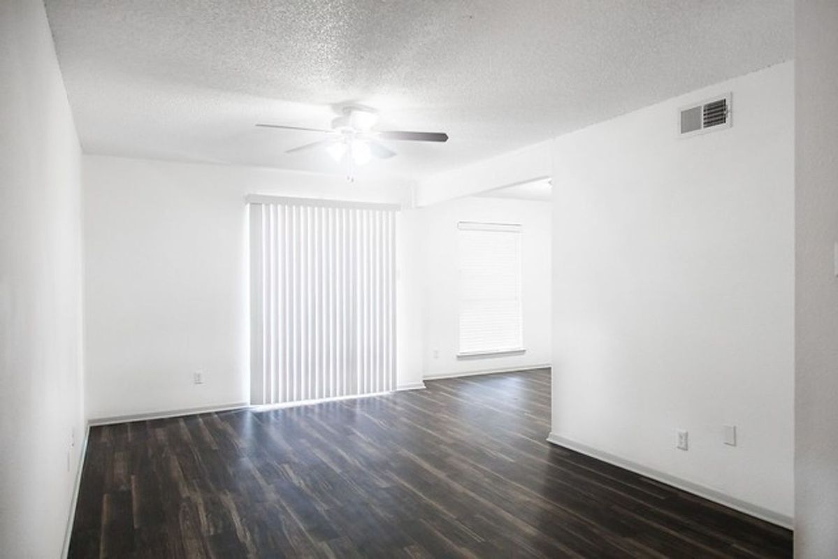 Building Photo - 8033 Gessner Dr