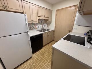 Building Photo - 6357 New London Dr