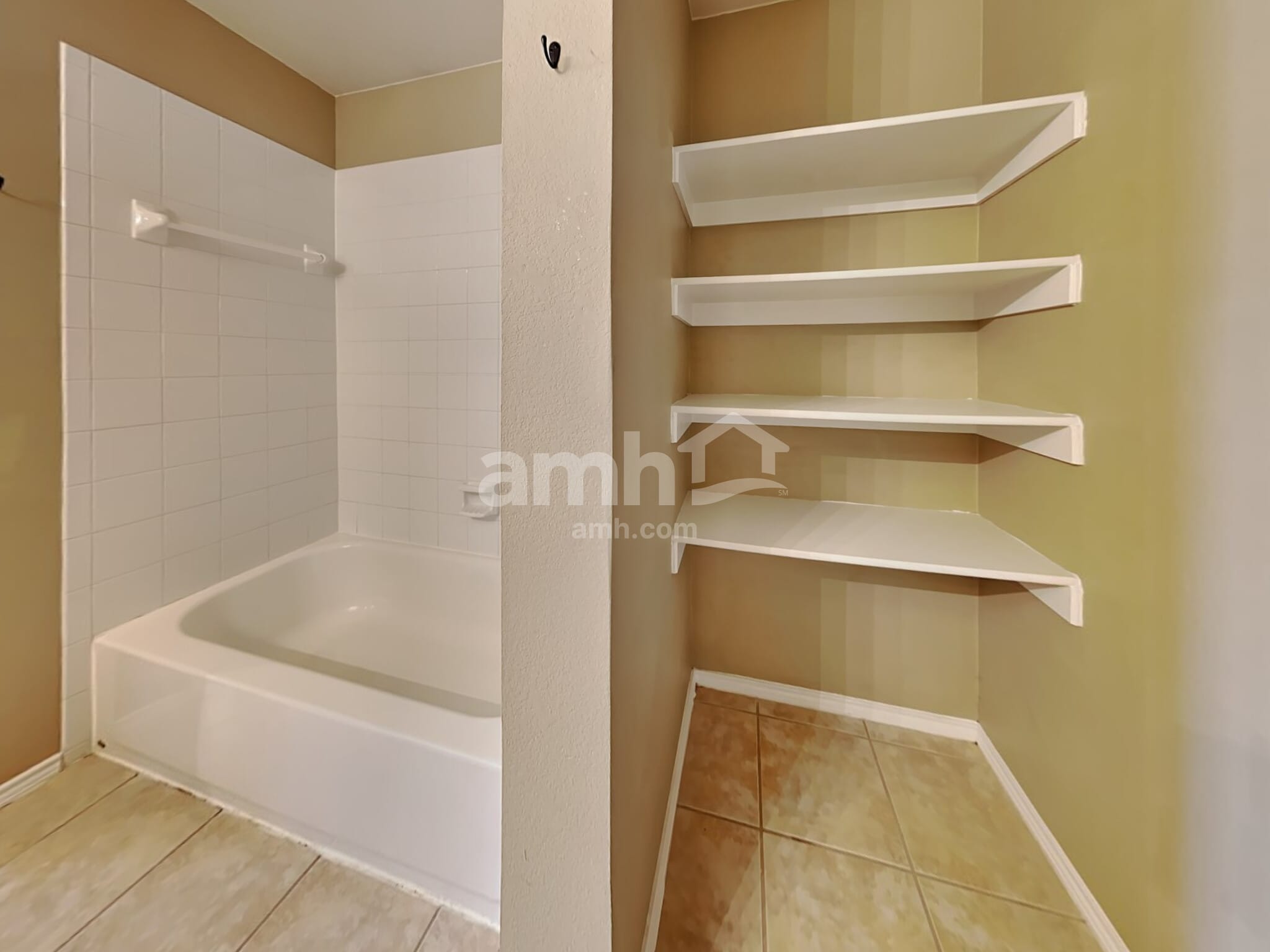 Building Photo - 1227 Wenatchee Dr