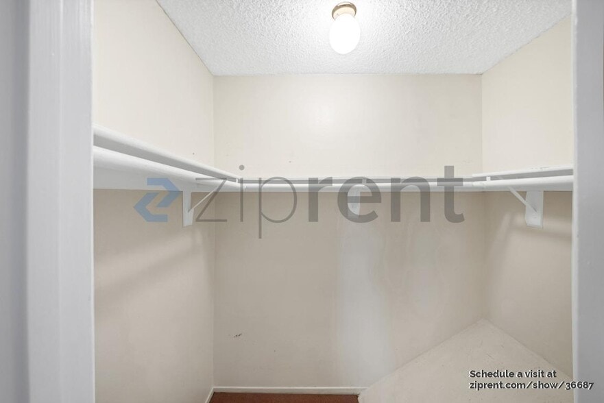 Building Photo - 7552 Corbin Ave