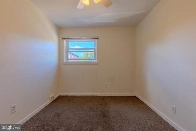 Building Photo - 8124 Langdon St