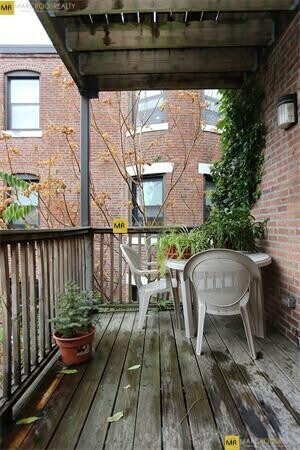 Building Photo - 84 Gainsborough St