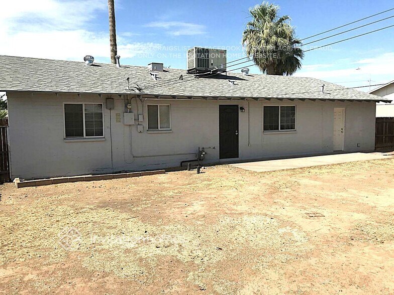 Building Photo - 3808 W Glendale Ave
