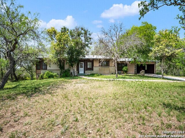 Building Photo - 932 Toepperwein Rd