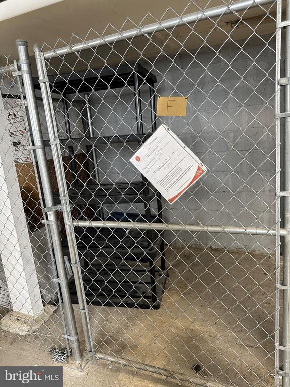 Building Photo - 1800 Dewitt Ave