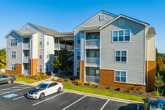 Building Photo - Grand Vistas