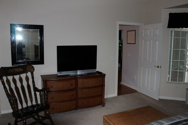 Building Photo - 149 Lazy Daisy Dr