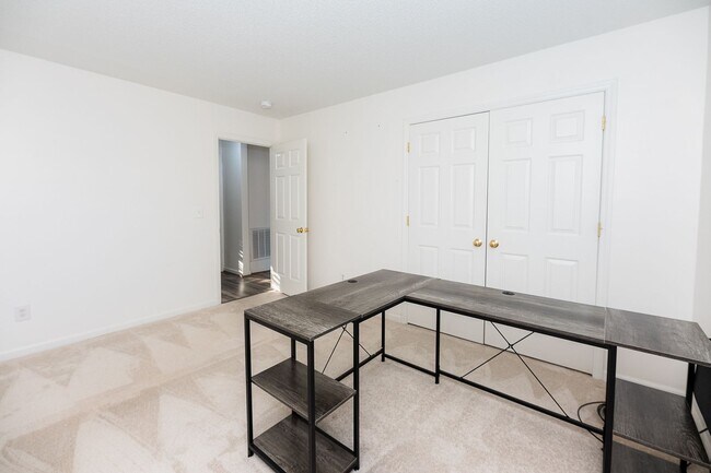 Building Photo - Charming 3Bed/2Bath house with 1 car garage in Greensboro