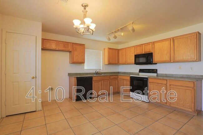 Building Photo - 2320 W Allens Peak Dr
