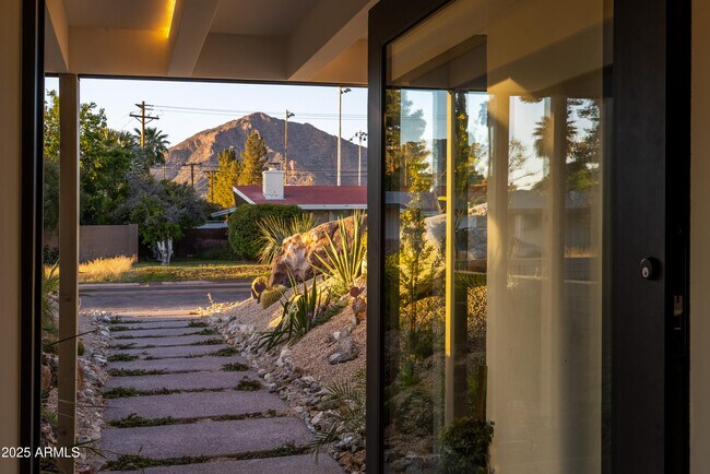 Building Photo - 5311 E Mitchell Dr