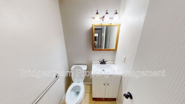 Building Photo - 237 Gilbert Ave