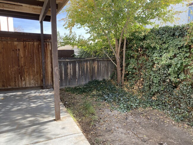 Building Photo - 161 Calle Arroyo Seco NW