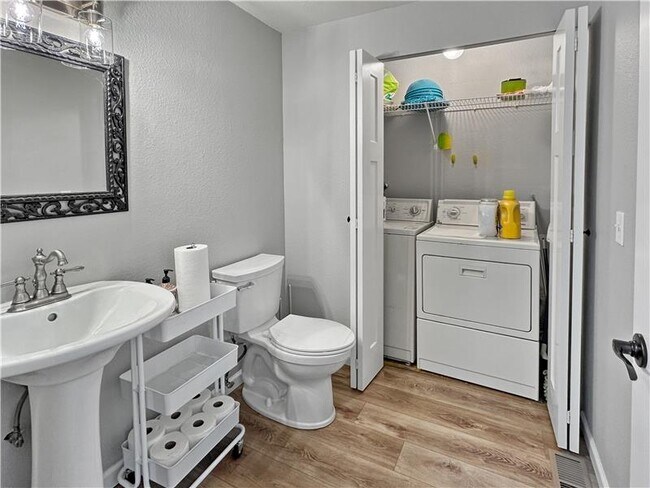 Building Photo - 13316 NE 137th Pl