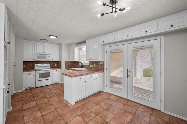 Building Photo - Precious Mansfield 2 Bed 2 Bath