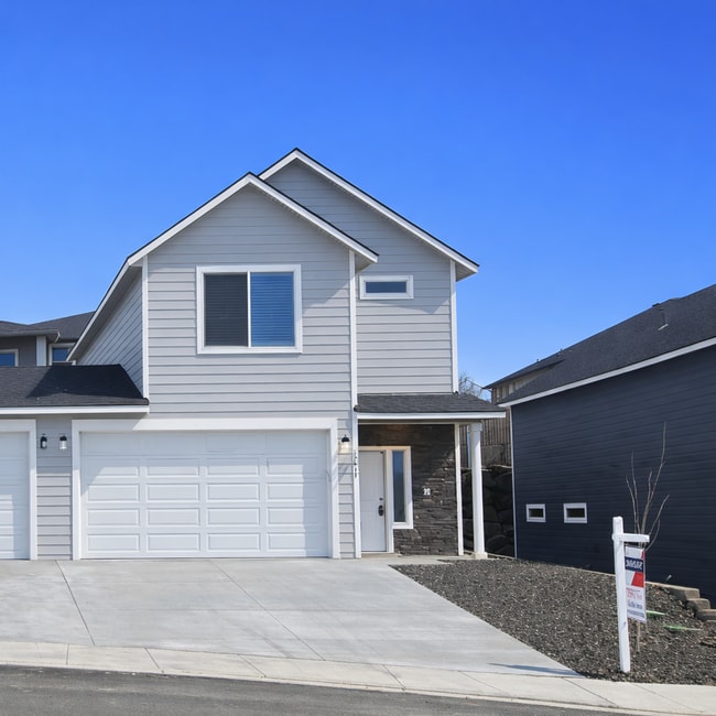 Building Photo - 1 MONTH FREE WHEN YOU SIGN A 15 MONTH LEASE! BRAND NEW TOWNHOME IN THE DESIRABLE SOUTHRIDGE AREA!