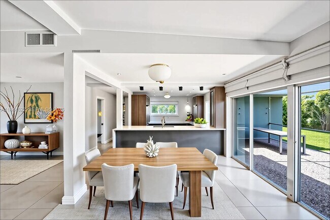 Building Photo - 1940 NE 185th Terrace