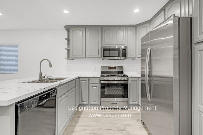 Building Photo - 3220 Casitas Ave