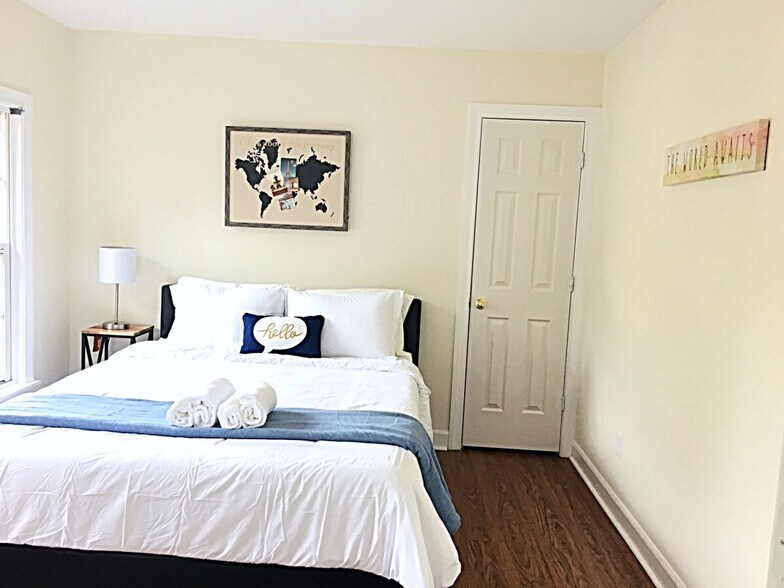 Building Photo - 2352 Mahogany Glen Pl