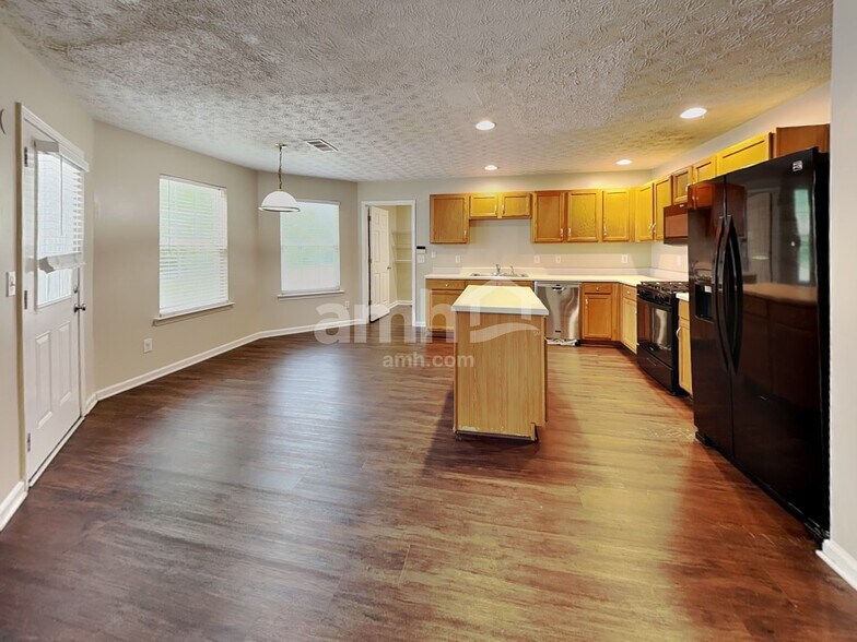 Building Photo - 3215 Deer Valley Dr NW
