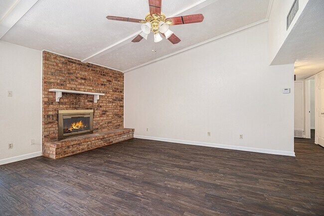 Building Photo - 1814 Addington Dr