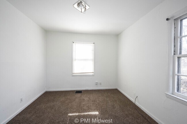 Building Photo - 4426 Kingsley Dr