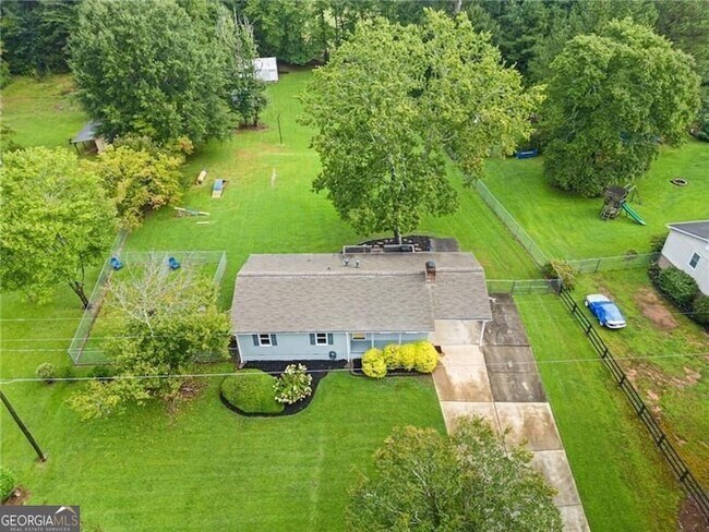 Building Photo - 3020 Land Rd