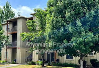 Building Photo - 519 Catron St N