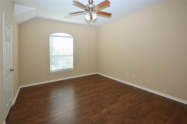 Building Photo - 8707 Westbrook Forest Dr