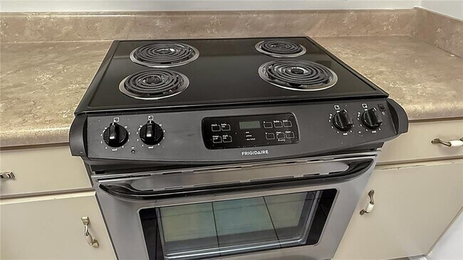 Building Photo - 475 Mount Vernon Hwy NE