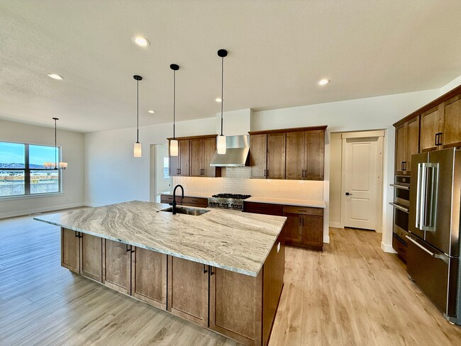 Building Photo - Luxury Living in Kissing Camels – 4 Bed | ...