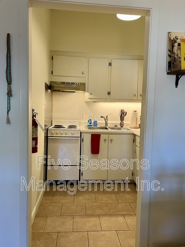 Building Photo - 194 North St