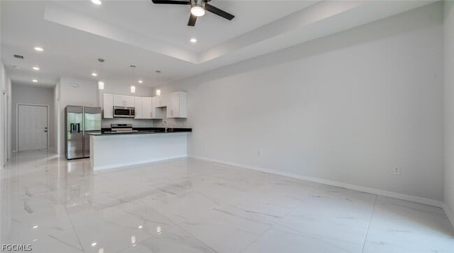 Building Photo - 4864 Golfview Blvd