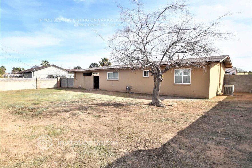 Building Photo - 3716 E Beverly Ln