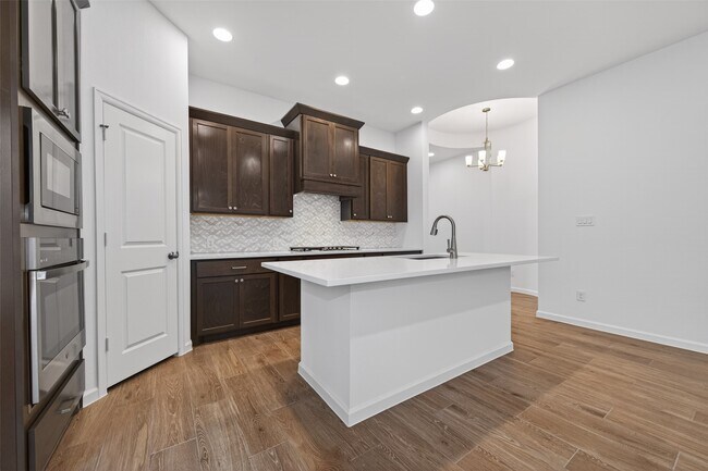 Building Photo - 5015 Bowen Pr Dr