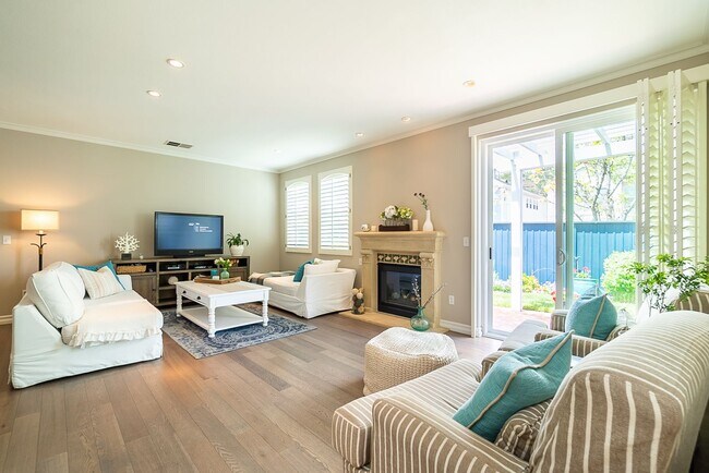 Building Photo - Quiet and Private 3 Bedroom Home in The Cape Community!