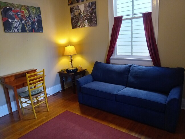 Building Photo - 1010 Louisa St