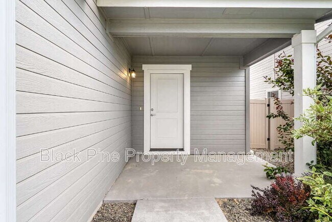 Building Photo - 6049 S Carlburg Ave