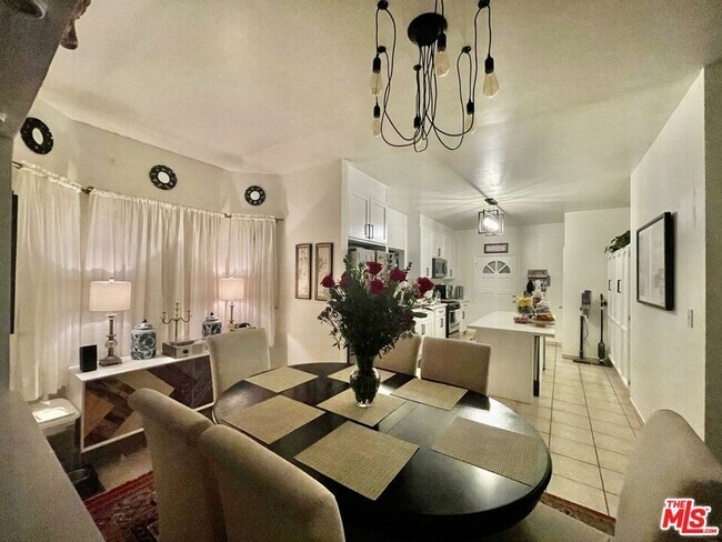 Primary Photo - 1732 Hauser Blvd