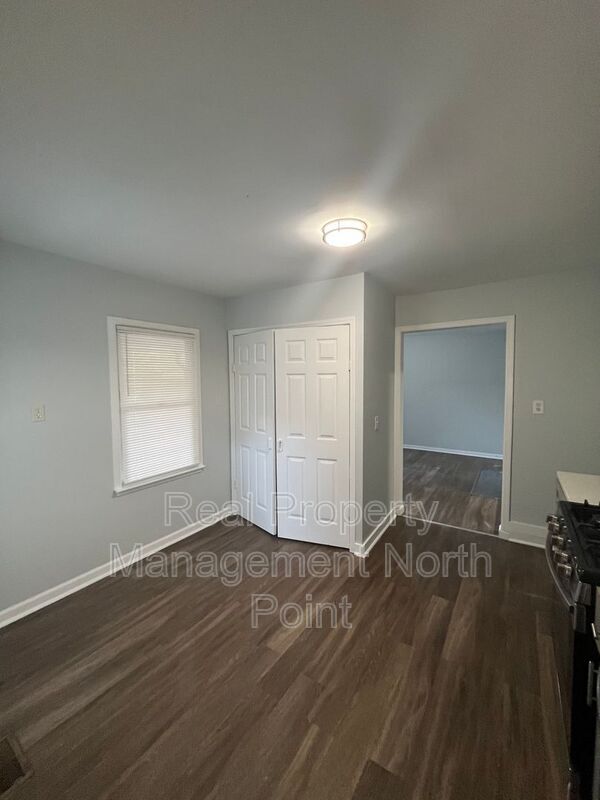 Building Photo - 466 Birney St NE