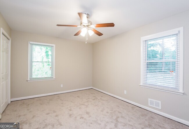 Building Photo - 418 Smyrna Powder Springs Rd SW