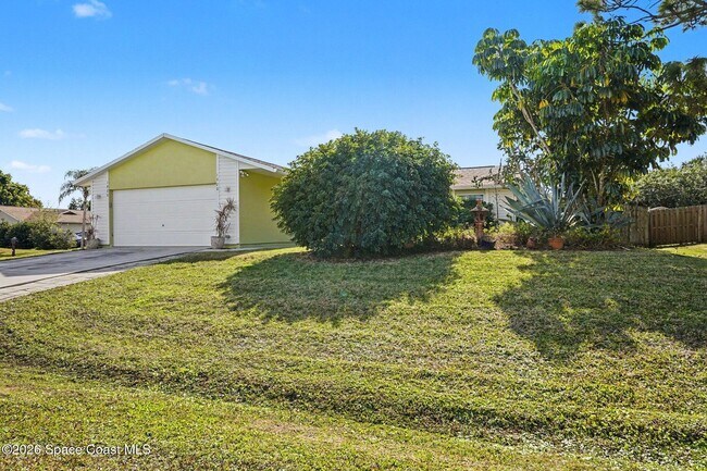 Building Photo - 1820 Zaminder St NW