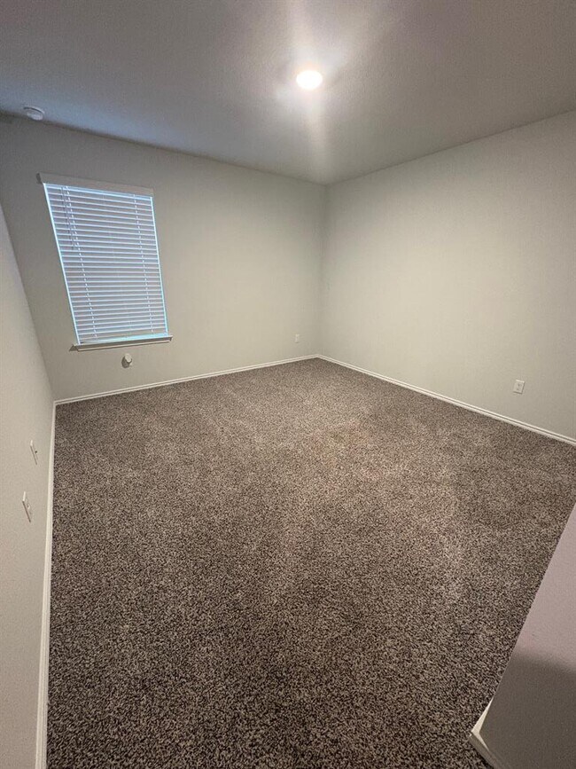 Building Photo - 668 Wyatt Wy