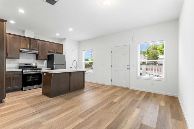 Building Photo - BRAND NEW HOME IN THE PLEASURE POINT AREA OF SANTA CRUZ. $3,750 Per Month