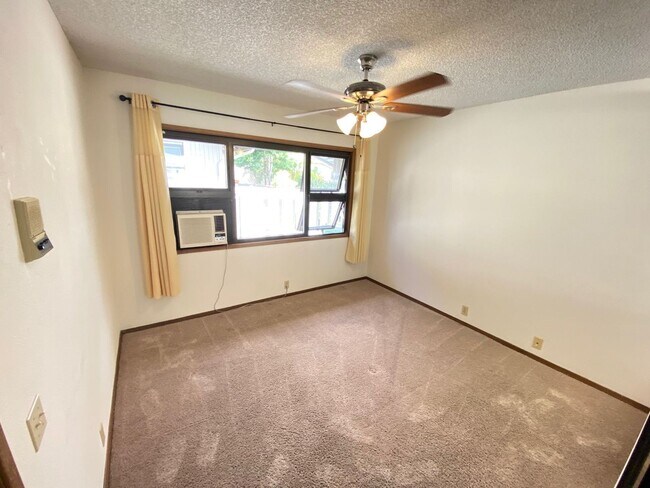 Building Photo - 98-604 Kuini St.