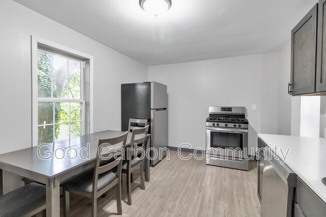 Building Photo - 48 Water St